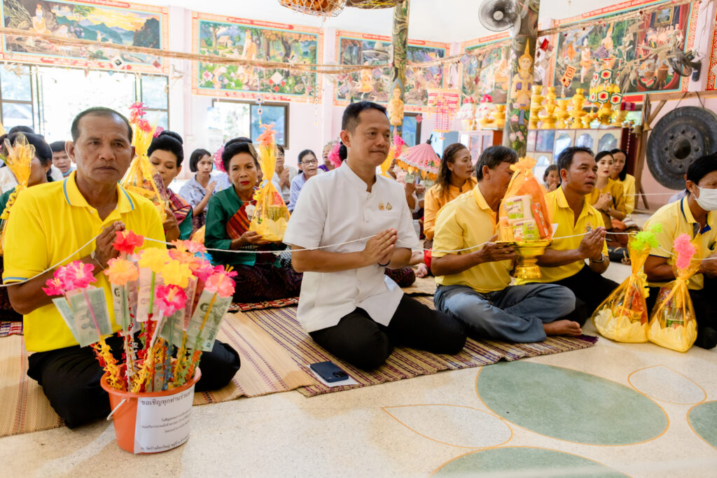 องค์การบริหารส่วนตำบลคูเมือง นำโดยนายสิรภพ เลี้ยงผ่องพันธุ์ นายกองค์การบริหารส่วนตำบลคูเมือง ได้ดำเนินการจัดโครงการงานส่งเสริมประเพณีแห่เทียนพรรษา ประจำปี 2567 ณ วัดบ้านโคกใหญ่ หมู่ที่ 1 ตำบลคูเมือง อำเภอคูเมือง จังหวัดบุรีรัมย์ #วันเข้าพรรษา 2567